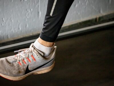 Cómo elegir zapatillas running Nike o Adidas: guía 2026