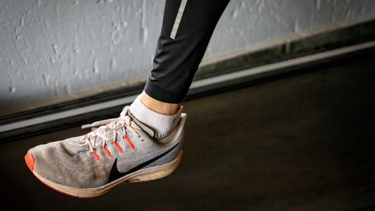 Cómo elegir zapatillas running Nike o Adidas: guía 2026