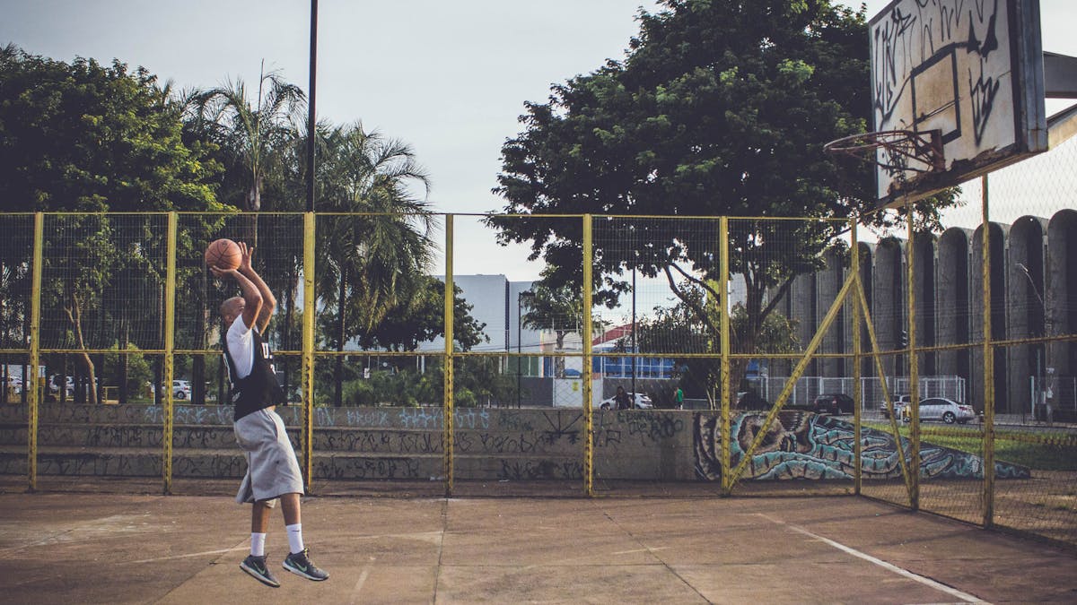 Zapatillas de baloncesto: cómo elegir sin equivocarte según tu estilo de juego