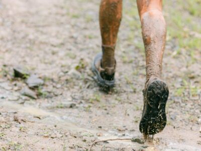 Cómo elegir zapatillas de trail en 2026: los factores que importan de verdad