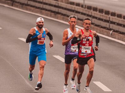 Zapatillas para velocidad vs zapatillas para fondo: cuál es mejor para correr en 2026