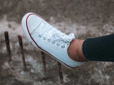 Cómo limpiar zapatillas blancas sin dañarlas: guía paso a paso