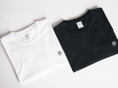 Camisetas heavyweight: qué las diferencia de una básica normal y si compensa el precio