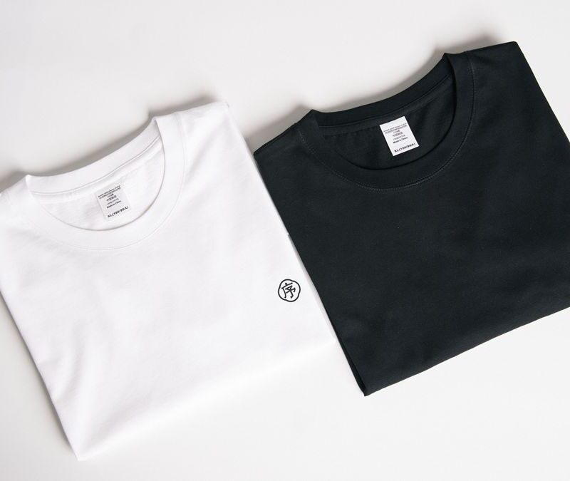 Camisetas heavyweight: qué las diferencia de una básica normal y si compensa el precio