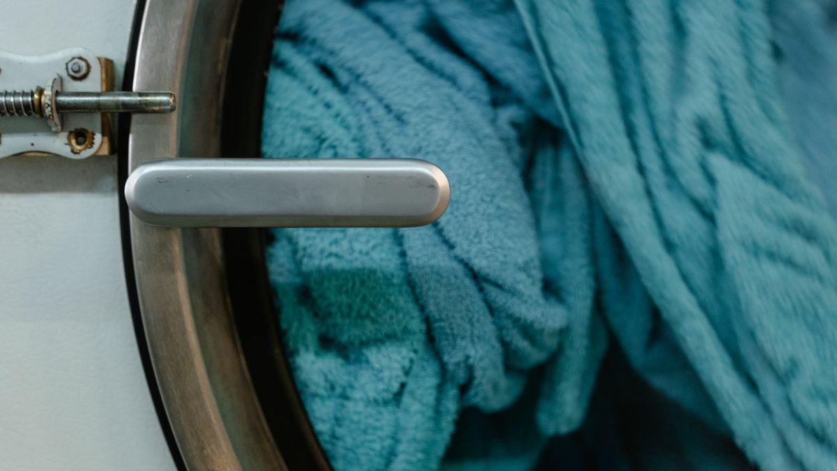 Cómo lavar ropa de algodón grueso sin que pierda cuerpo ni se encoja