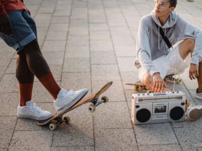 Qué es la estética skater de los 90 y cómo llevarla a tu armario en 2026