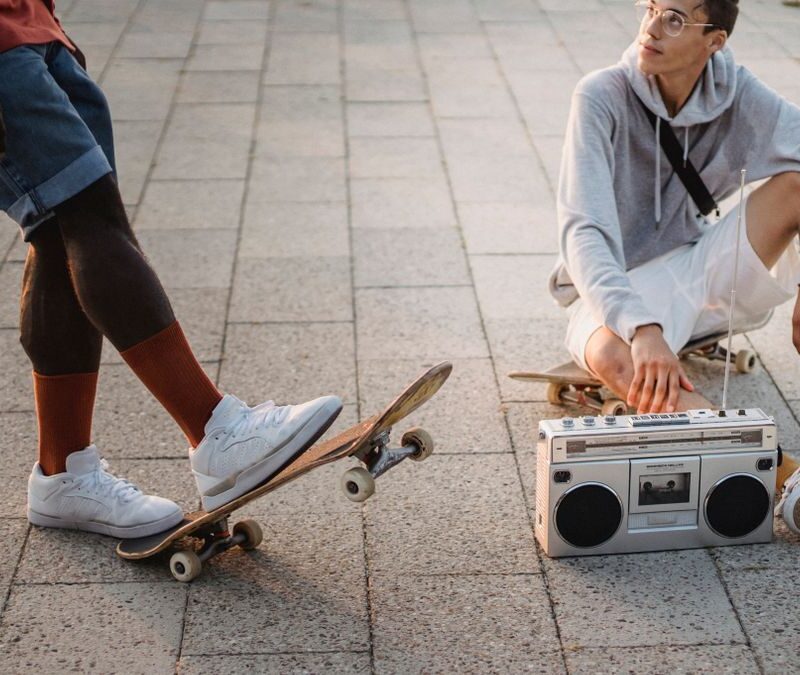 Qué es la estética skater de los 90 y cómo llevarla a tu armario en 2026