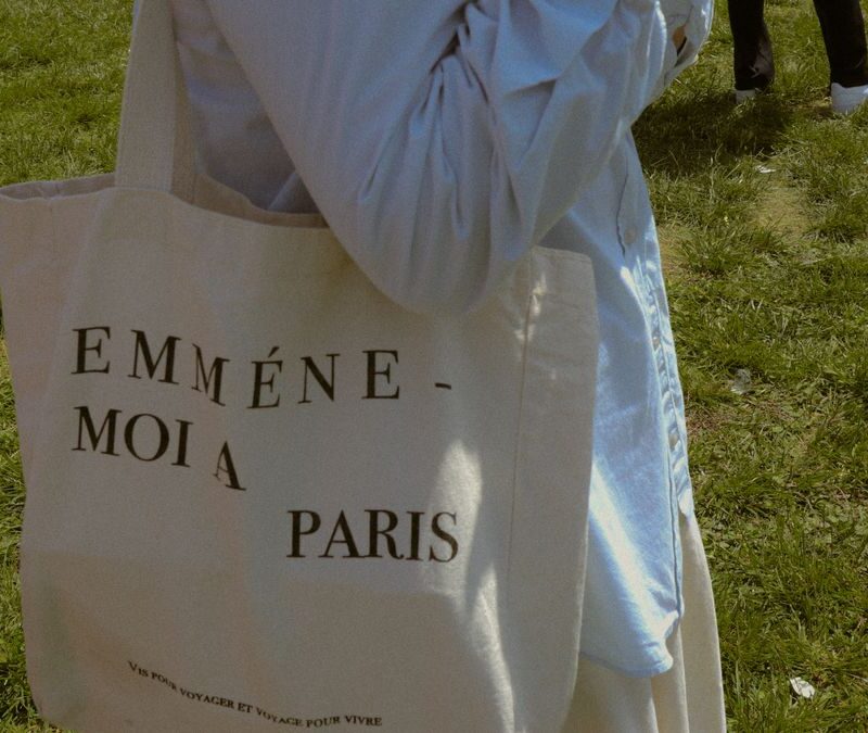 Tote bag de canvas: cómo elegir una que no se deforme con el peso del día a día