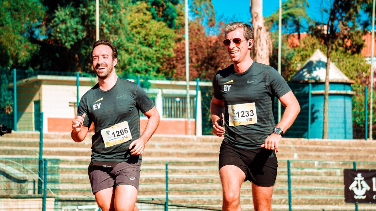 Shorts 2 en 1 con malla interior: qué aportan frente a un short de entreno normal