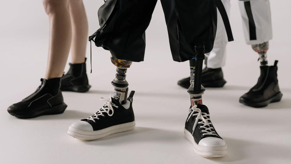 Qué es el techwear y cómo empezar a vestirlo sin comprar las piezas más caras del estilo