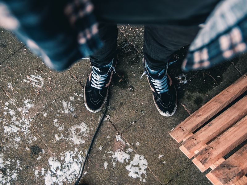 zapatillas mid top vs low top guia ajuste