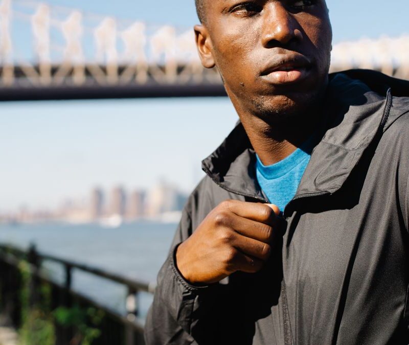 Sudadera zip-up: qué mirar para que no pierda forma ni cremallera al poco de usarla
